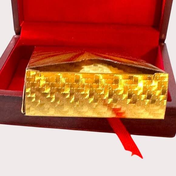 999.9 Gold Foil Playing Cards With Certificate In Red Wood Box - Picture 9 of 13